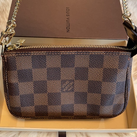 Louis Vuitton Clutch - Picture 4 of 14